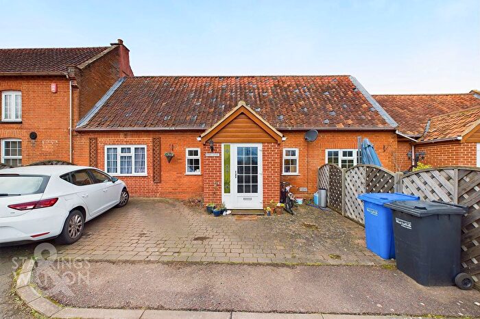 4 Bedroom Terraced Bungalow For Sale In Bury Road, Hepworth, Diss, IP22