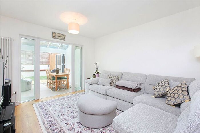 3 Bedroom Terraced House For Sale In Bartholomew Close, Wandsworth, SW18