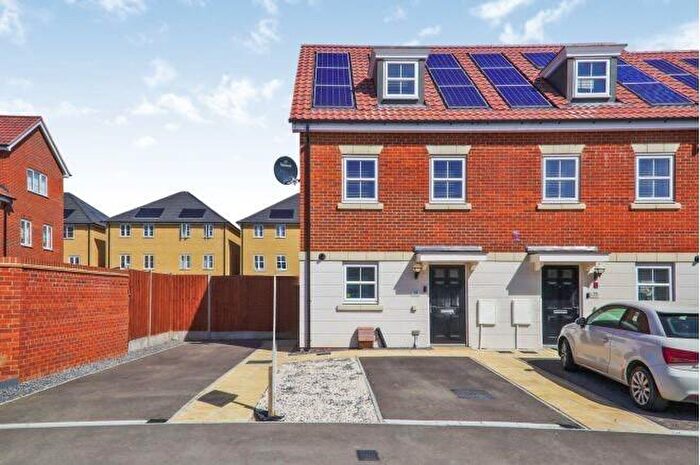 3 Bedroom End Of Terrace House For Sale In Newham Way, Erith, Kent, DA8