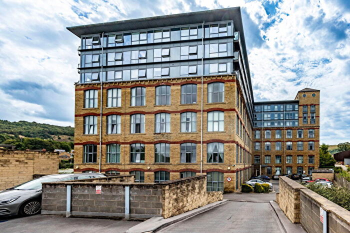 3 Bedroom Apartment For Sale In Silk Mill, Elland, HX5