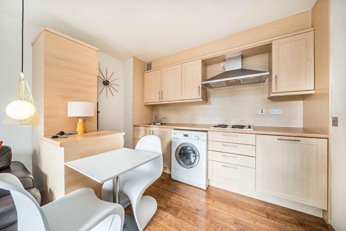 1 Bedroom Flat For Sale In Barbican, London, EC2Y