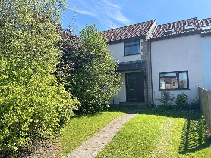 3 Bedroom End Of Terrace House For Sale In Stainers Mead, Motcombe, SP7