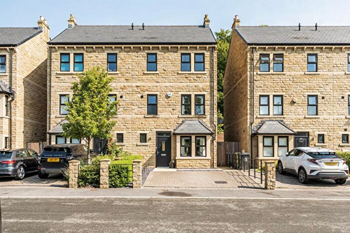 4 Bedroom Town House For Sale In Catherines Walk, Horsforth, LS18