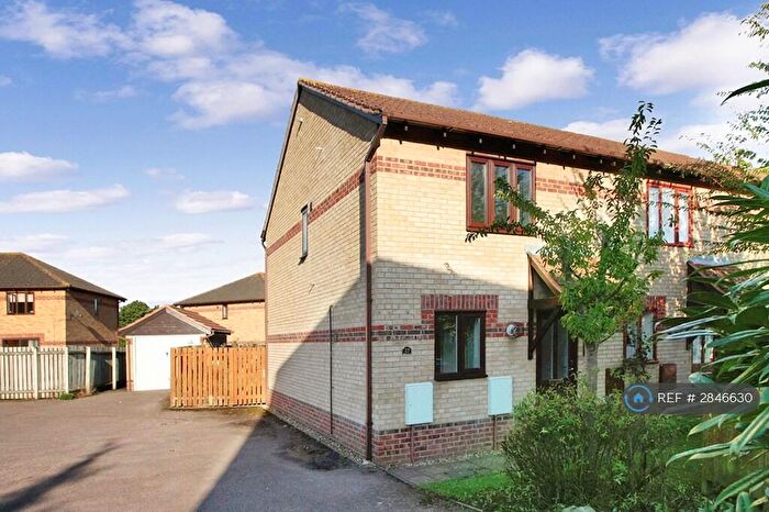 2 Bedroom End Of Terrace House To Rent In Forsythia Close, Bicester, OX26