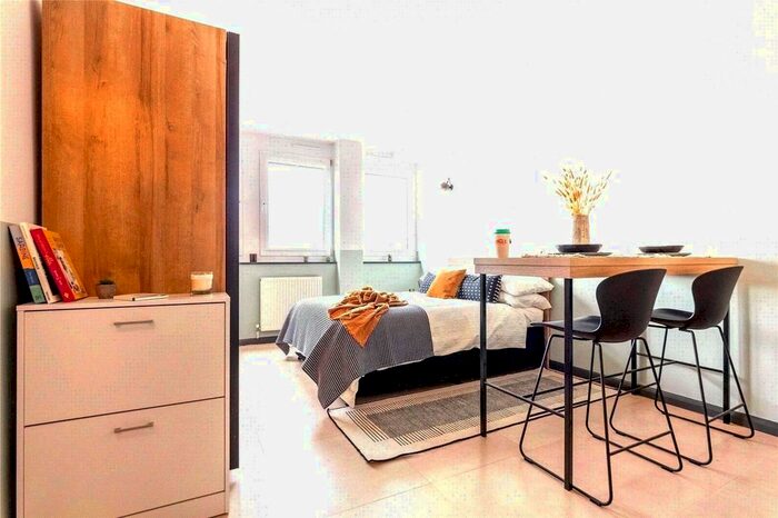 Studio To Rent In Uncle Stockwell, Courland Grove, London, SW8