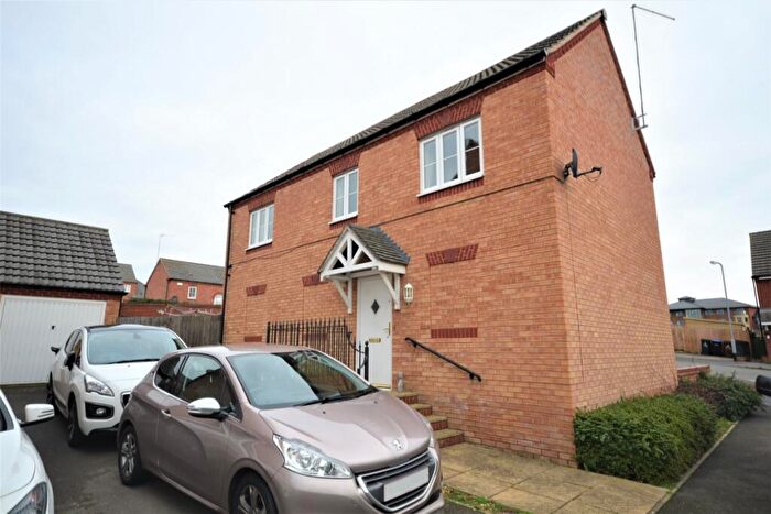 2 Bedroom Flat To Rent In South Meadow Close, Northampton, NN5
