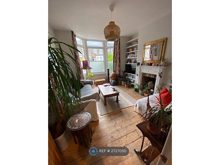 2 Bedroom Flat To Rent In Denman Road, London, SE15
