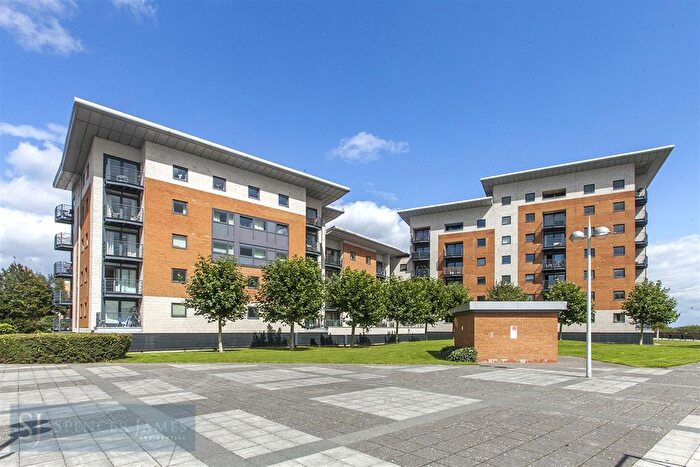 3 Bedroom Flat To Rent In Inverness Mews, E16