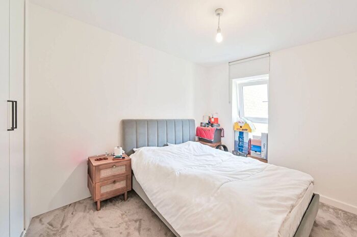 2 Bedroom Flat To Rent In Commander Avenue, Colindale, London, NW9