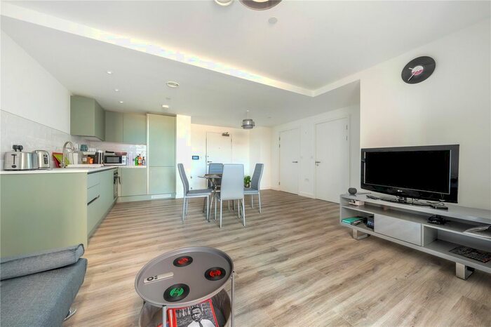 1 Bedroom Flat To Rent In Calibra Court, Kimpton Road, Luton, LU2