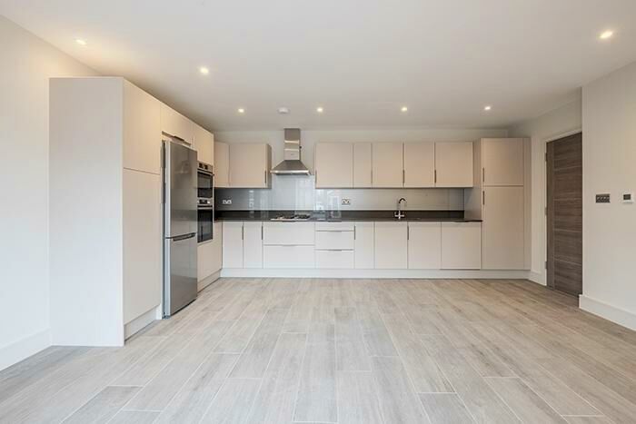 3 Bedroom Maisonette To Rent In Pangbourne Drive Stanmore, HA7