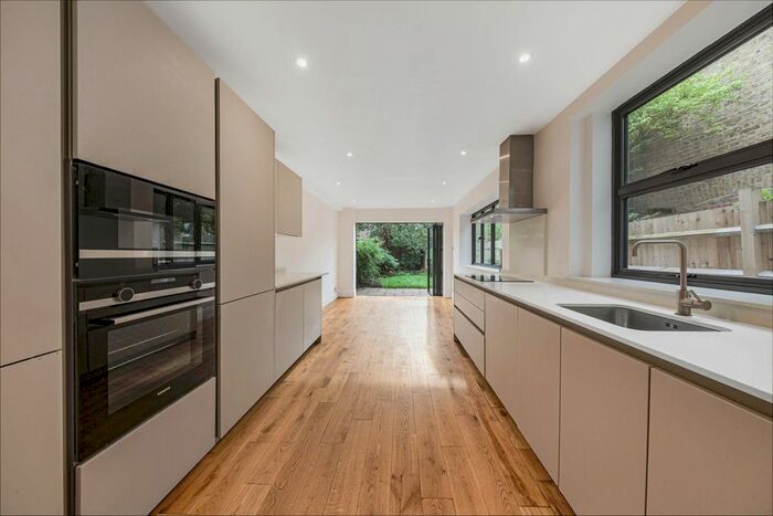 4 Bedroom Property To Rent In Montrose Avenue, London, NW6