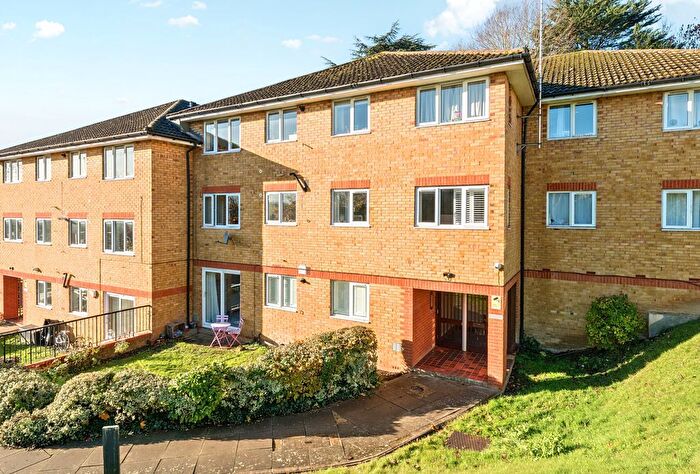 1 Bedroom Flat For Sale In Queensmere Road, London, SW19