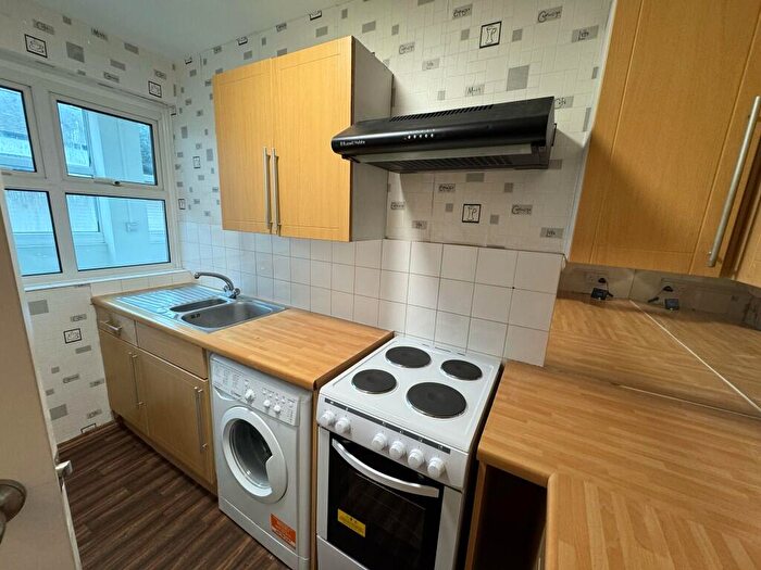 2 Bedroom Flat To Rent In Buckingham Place, BN1