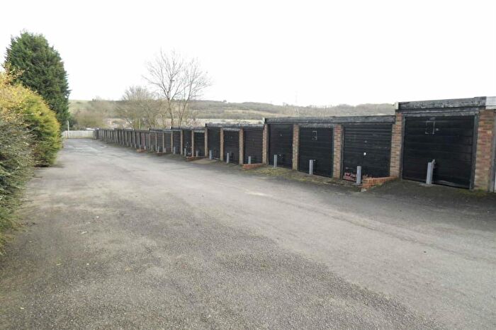 Garage / Parking To Rent In Brockwell Place, Dunstable, LU6