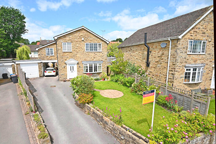 4 Bedroom Detached House For Sale In St John's Drive, North Rigton, LS17