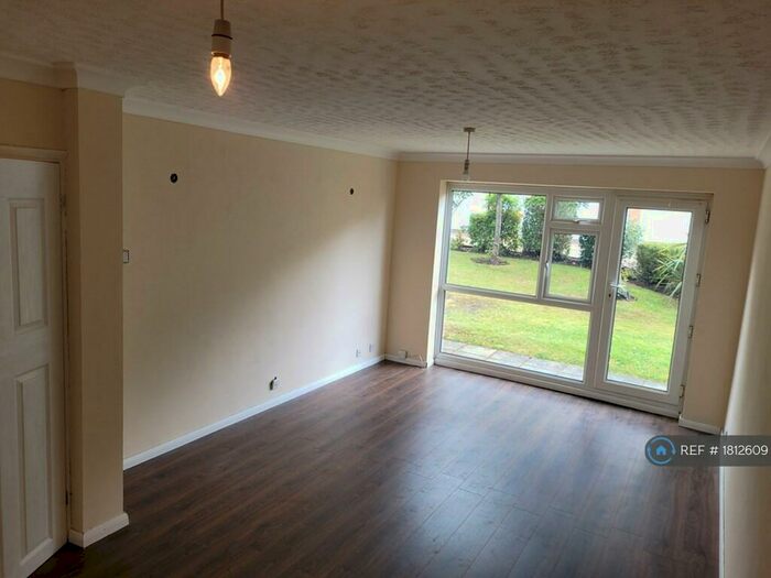 2 Bedroom Maisonette To Rent In Lewins Road, Epsom, KT18