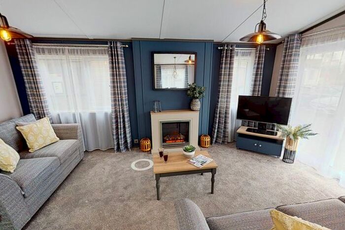 2 Bedroom Lodge For Sale In Drain Lane, Newport, Brough, HU15