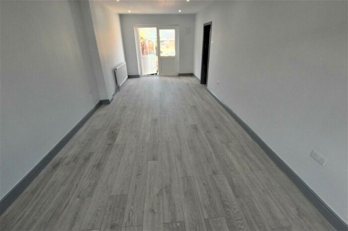 4 Bedroom Terraced House To Rent In Mitcham Road, Croydon, CR0