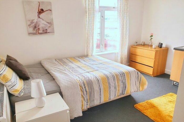 Studio To Rent In Market Place, Wednesbury, WS10