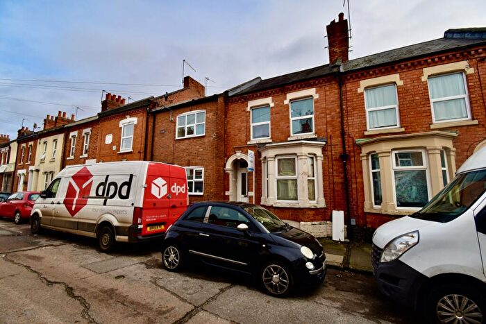 1 Bedroom Apartment To Rent In Ivy Road, Northampton, NN1