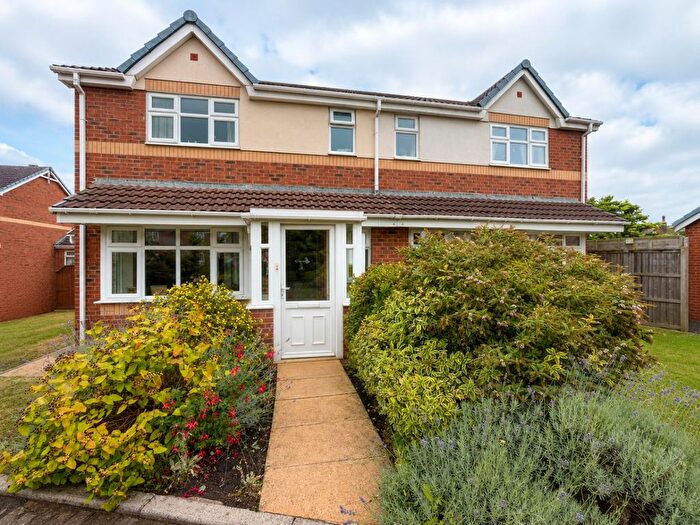 3 Bedroom Semi-Detached House For Sale In Bartons Close, Southport, Merseyside, PR9