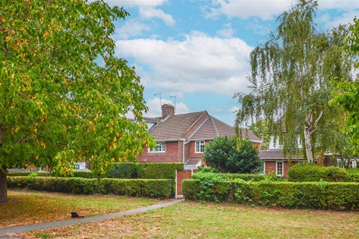 4 Bedroom Semi-Detached House For Sale In Court View, Ingatestone, CM4