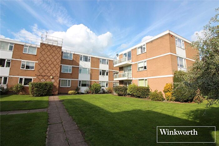 2 Bedroom Flat For Sale In Boreham Holt, Elstree, Borehamwood, Hertfordshire, WD6