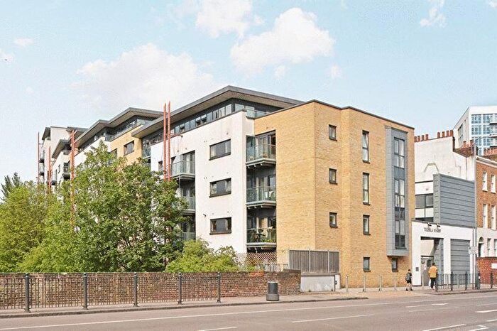 1 Bedroom Apartment To Rent In Commercial Road, London, E14