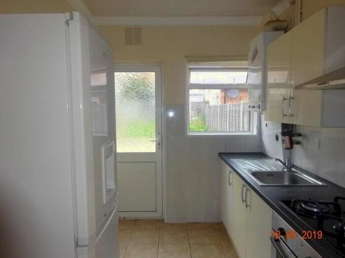 3 Bedroom Semi-Detached House To Rent In Cromwell Road, Hayes, UB3