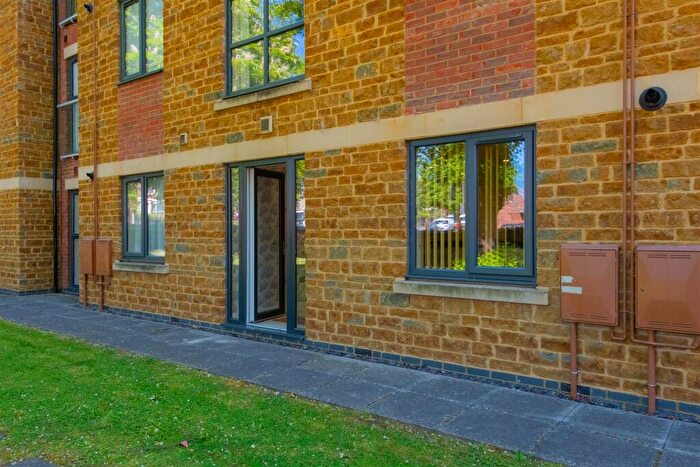 1 Bedroom Apartment For Sale In Broad Green, Wellingborough, NN8