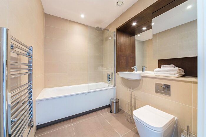 1 Bedroom Apartment To Rent In Maine Tower, Harbour Way, London, E14