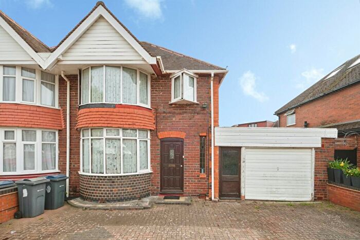 3 Bedroom Semi Detached House For Sale In West Avenue, Handsworth, Birmingham, B20