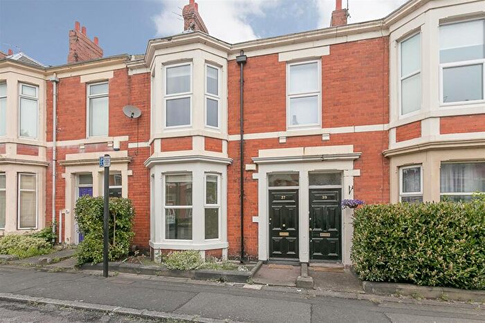 2 Bedroom Flat For Sale In Fairfield Road, Jesmond, Newcastle Upon Tyne, NE2