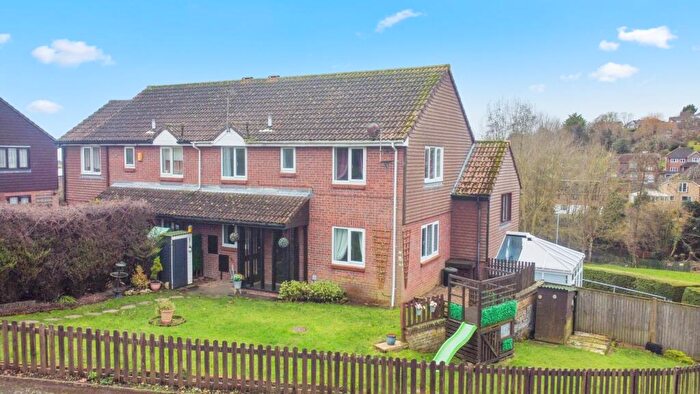 2 Bedroom Semi-Detached House For Sale In Turnpike Hill, Hythe, CT21