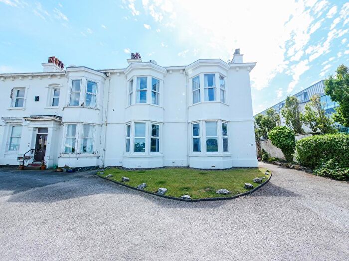 2 Bedroom Apartment For Sale In The Promenade, Southport, Merseyside, PR8