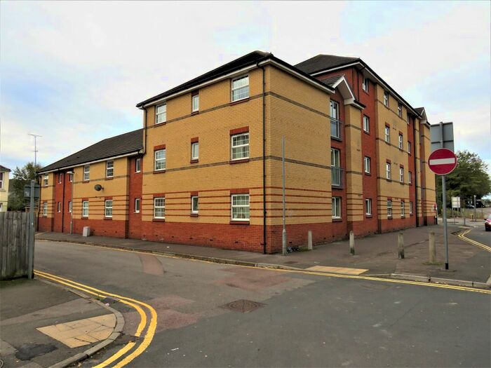 1 Bedroom Flat To Rent In Corporation Street, Swindon, SN1