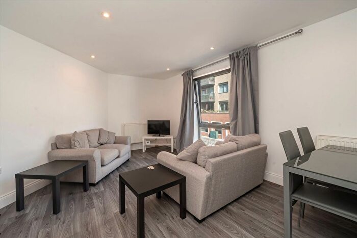 2 Bedroom Flat To Rent In Acton Lane, Chiswick, W4