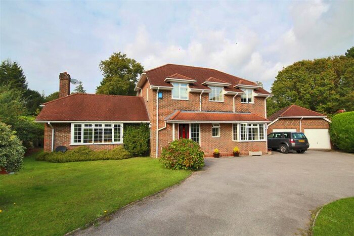 4 Bedroom Detached House To Rent In Armstrong Road, Brockenhurst, SO42