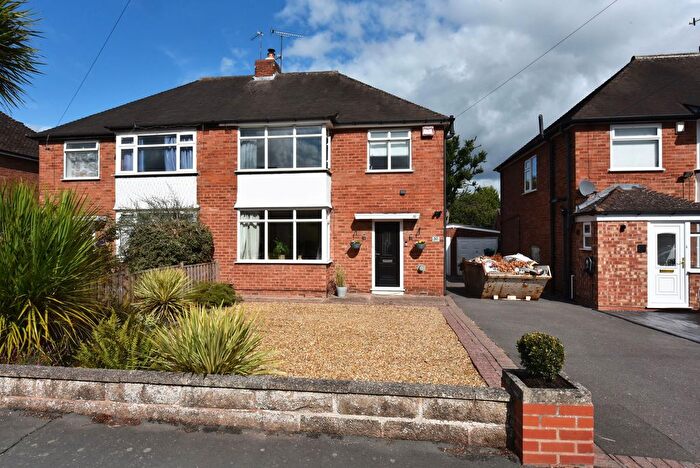 3 Bedroom Semi-Detached House For Sale In Kingswinford, Court Crescent, DY6