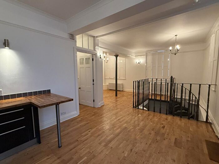 2 Bedroom Duplex To Rent In West St. Helen Street, Abingdon, Oxfordshire, OX14