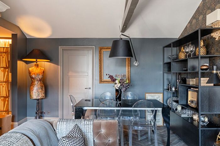 3 Bedroom Flat To Rent In Redcliffe Gardens, Chelsea, SW10