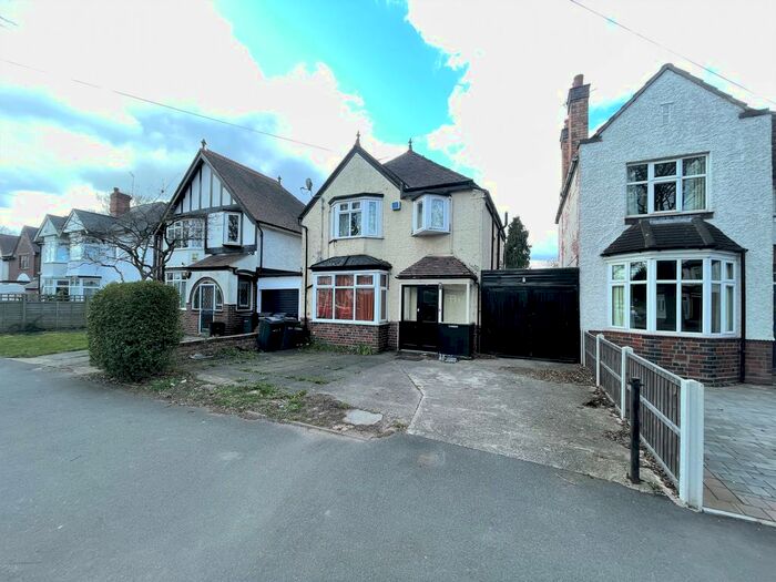 3 Bedroom Detached House To Rent In Barn Lane, Birmingham, B13