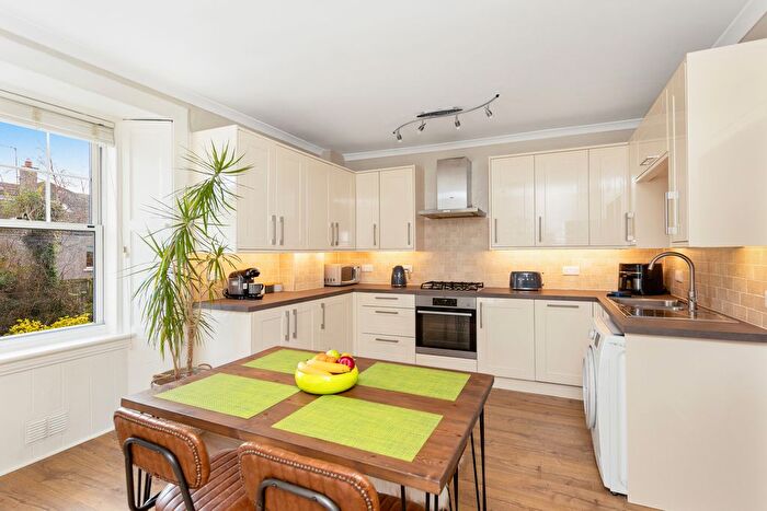 1 Bedroom Flat For Sale In Almond Bank Cottages, Cramond, Edinburgh, EH4