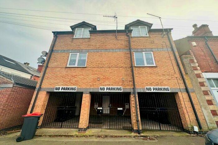 2 Bedroom Flat To Rent In Mosley Street, Nottingham, NG15