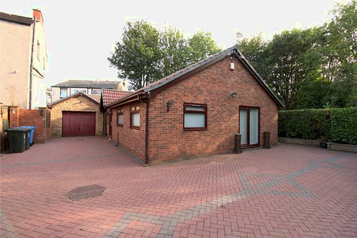 3 Bedroom Bungalow To Rent In Calf Hey South, Rochdale, Greater Manchester, OL11