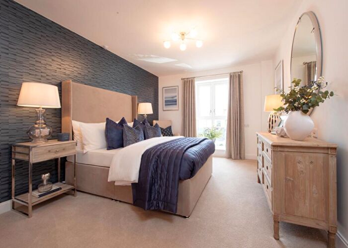 2 Bedroom Retirement Property To Rent In Queens Road, Weybridge, Surrey, KT13