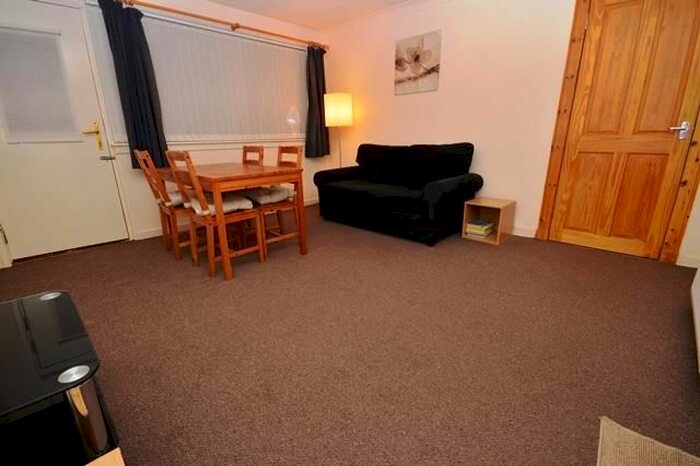 2 Bedroom Flat To Rent In Southhouse Walk, Edinburgh, EH17