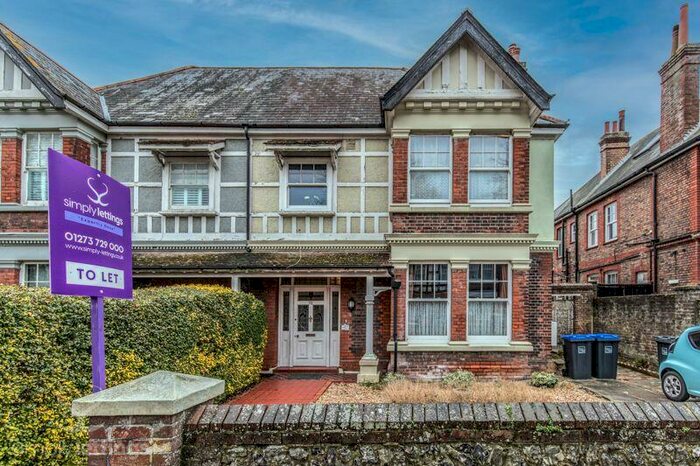 Flat To Rent In Shakespeare Road, Worthing, BN11