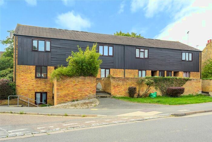 1 Bedroom Maisonette To Rent In Whitehall Road, Uxbridge, UB8